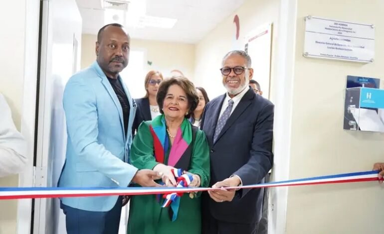 Desarrollo de la Comunidad remoza área de vacunación en Hospital Maternidad la Altagracia