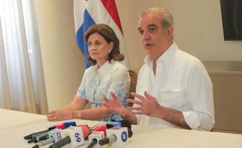 Presidente anuncia ampliación de carretera hacia Licey al Medio a cuatro carriles&nbsp;
