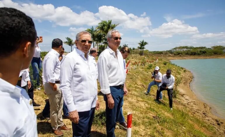 Presidente Abinader visita proyecto turístico Punta Bergantín en Puerto Plata