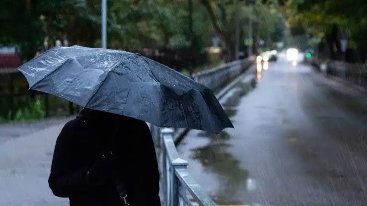 Indomet pronostica lluvias para primeras horas del sábado; polvo sahariano sigue incidiendo en RD