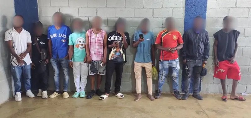 DGM detiene en La Romana a 41 indocumentados en Pica pollos y tiendas chinas