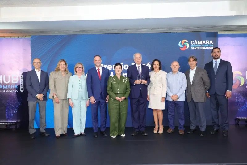 Cámara Santo Domingo reconoce la trayectoria de Marcos Troncoso con el Premio José Manuel Armenteros