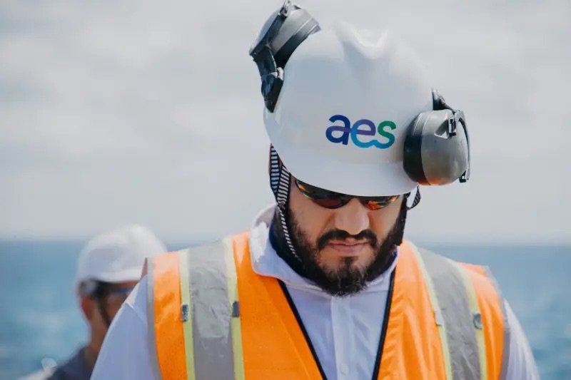 AES abre convocatoria de pasantías para estudiantes dominicanos