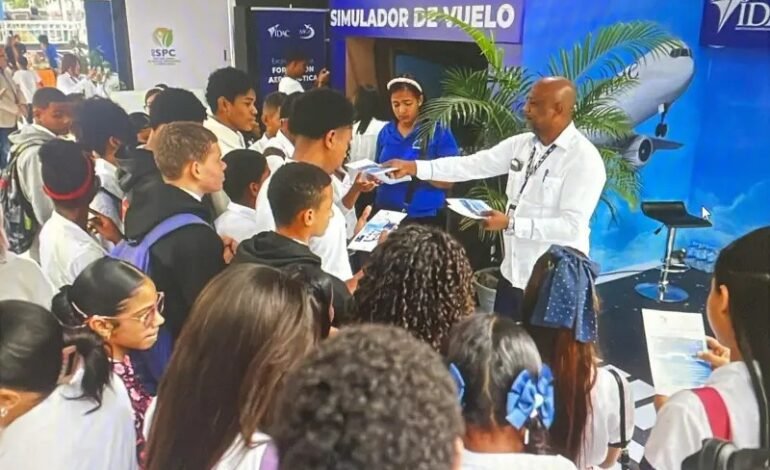 IDAC llevará simuladores de vuelo a la Feria Internacional del Libro 2026