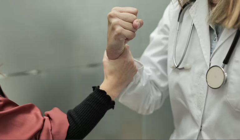 OPS advierte violencia contra el personal de salud sigue siendo un desafío