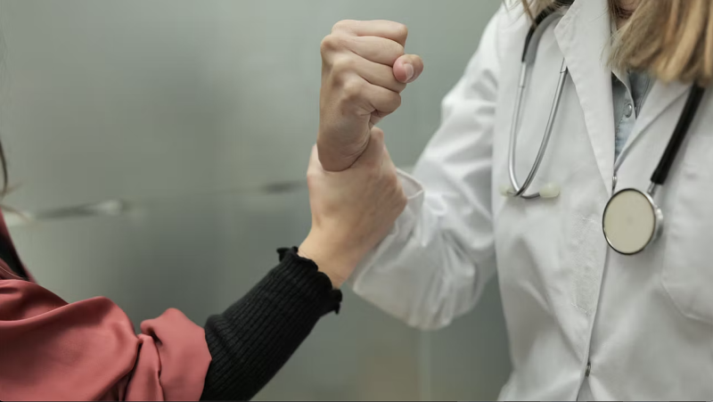 OPS advierte violencia contra el personal de salud sigue siendo un desafío