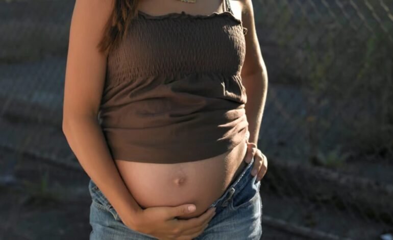 Embarazo adolescente baja en RD, pero sigue siendo un desafío
