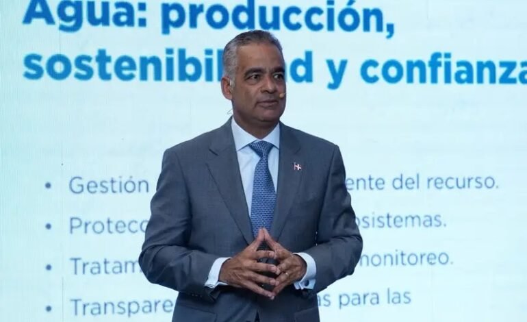 Ministro Santos abordará en Washington potencial de tierras raras