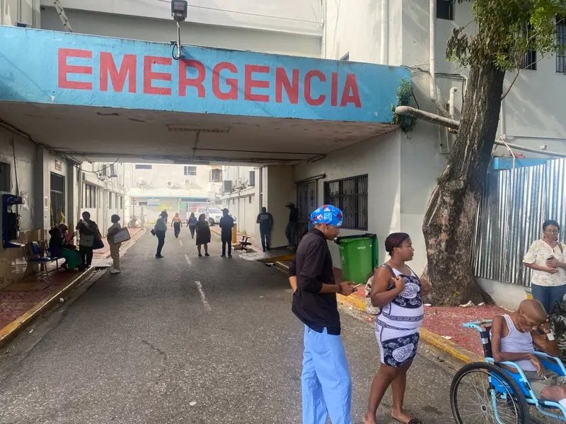 Trabajos de demolición alteran servicios y movilidad de pacientes en el Salvador B. Gautier