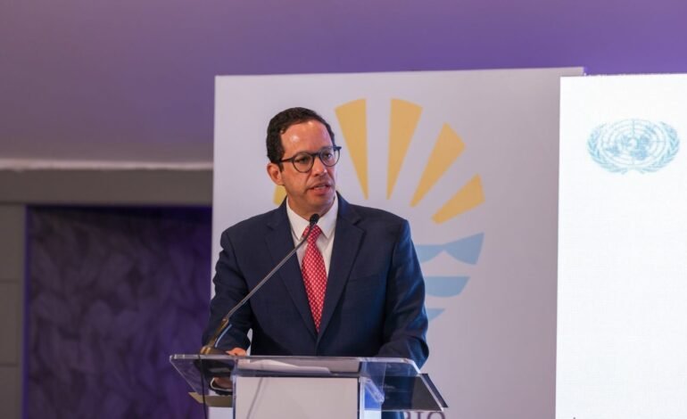 Ministro Freund afirma instituciones deben superar desafíos del presente y anticiparse a los retos del futuro