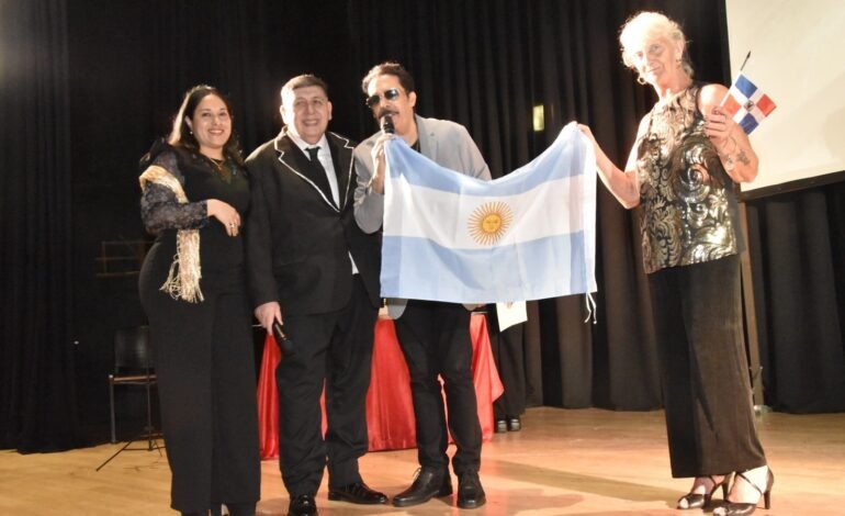 Pedro de Jesús recibe en Argentina el reconocimiento a “Canción del Año” por “Volverte a ver”