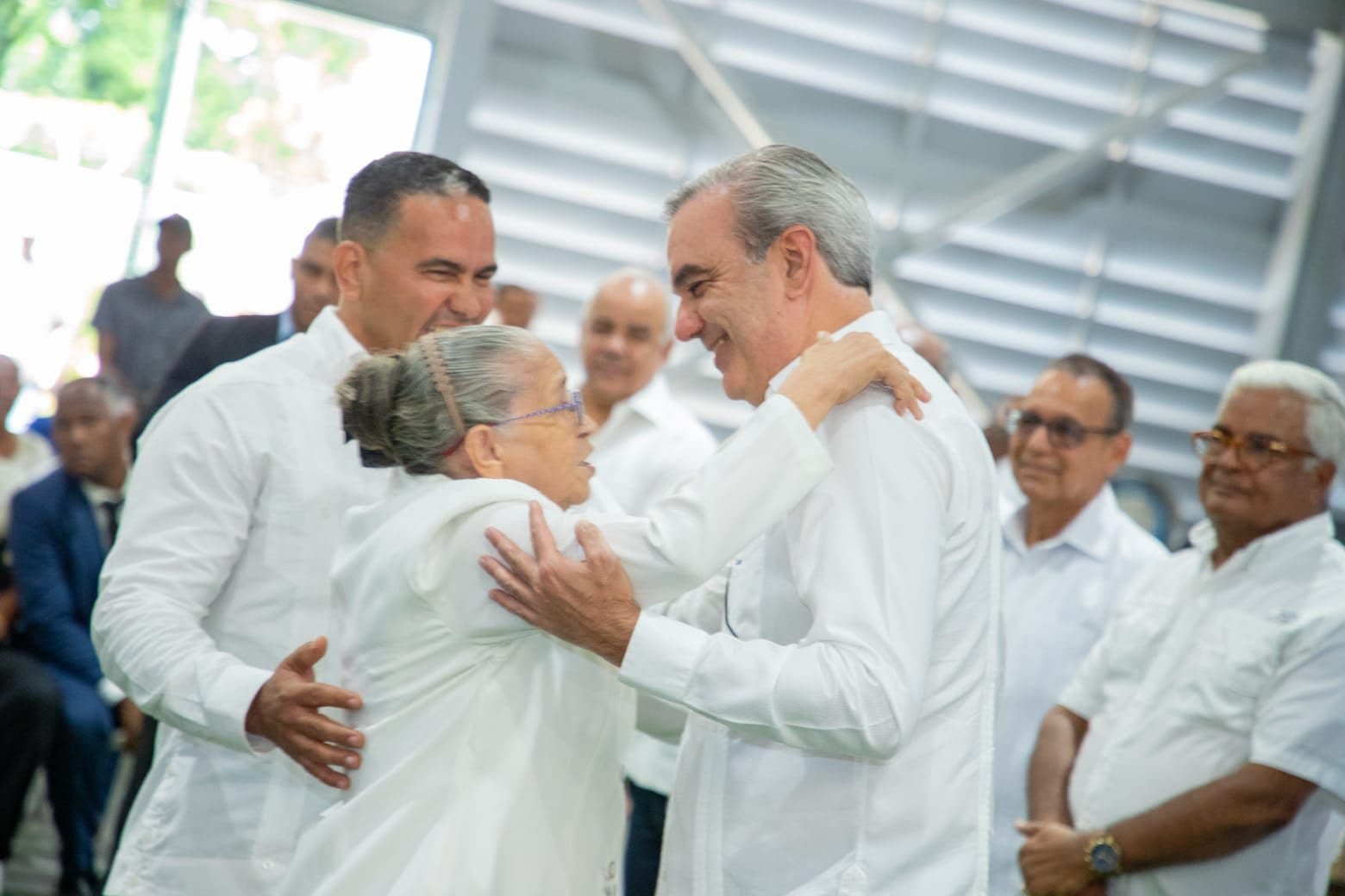 Presidente Abinader retoma agenda nacional tras intensa jornada en Roma; entregará apartamentos y títulos de propiedad e inaugurará una escuela, un puente, el saneamiento de cañada de Guajimía, instalaciones deportivas y centros educativos