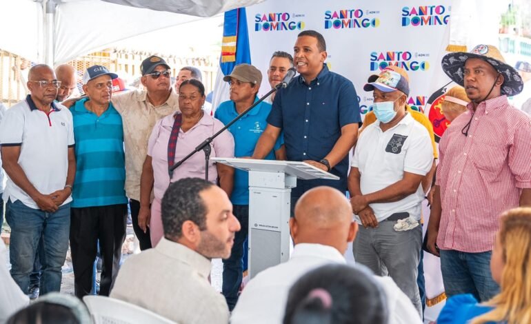 Comunitarios agradecen a Carolina Mejía por realizar operativo médico-social en El Caliche de Cristo Rey