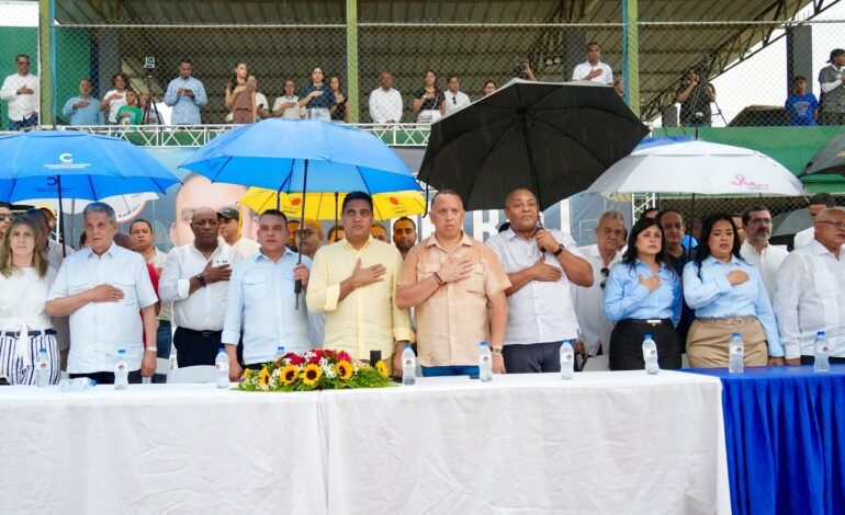Director del SNS es reconocido por la Asociación de Sóftbol de Sánchez Ramírez