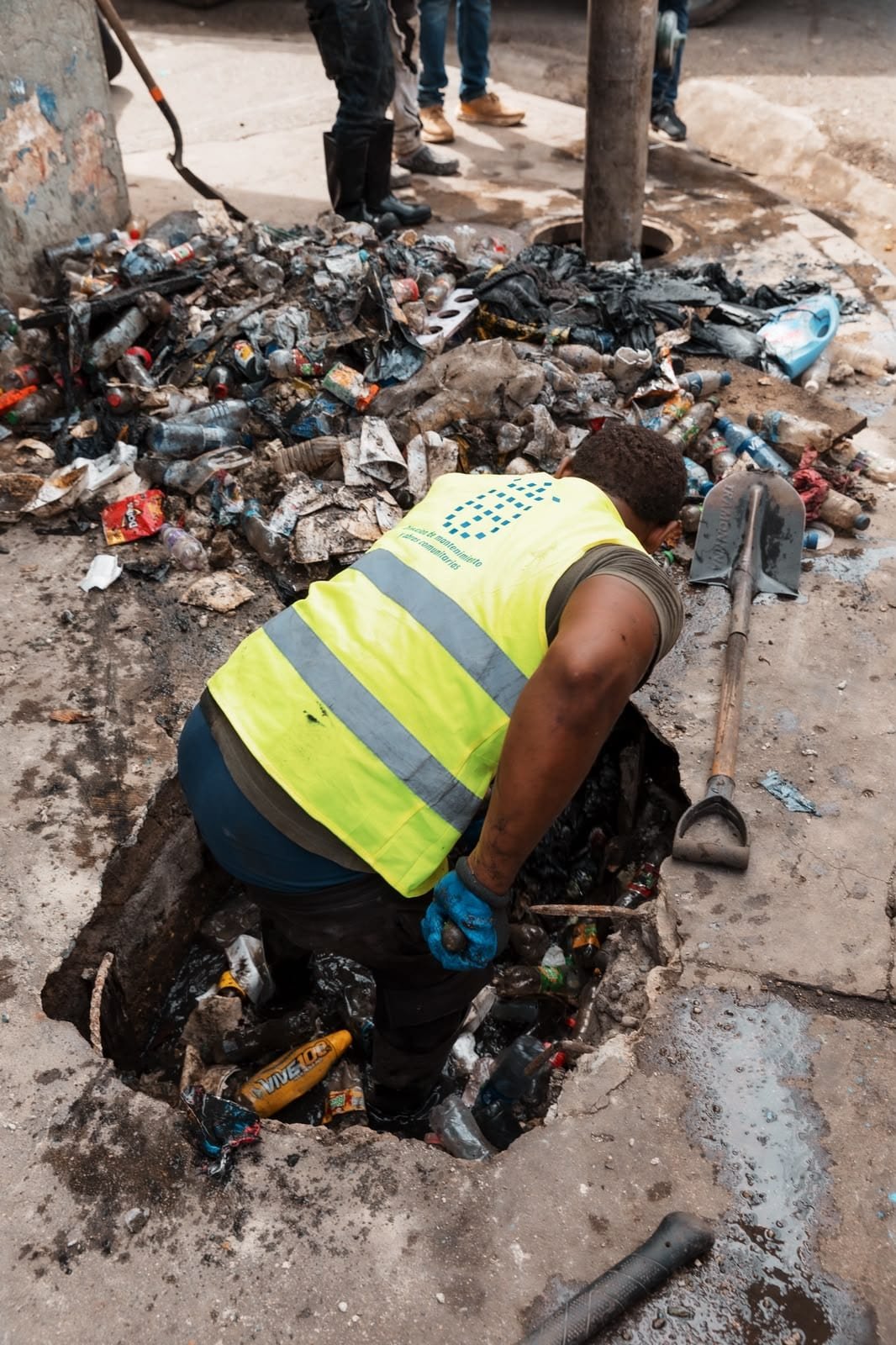 Alcaldía del DN insiste en la colaboración ciudadana para prevenir que desechos obstruyan el drenaje