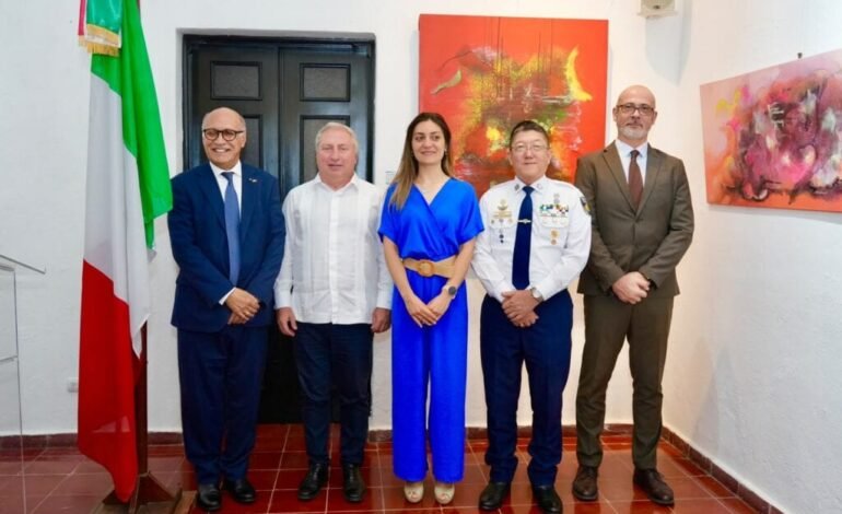 Embajada de Italia otorga becas a 20 agentes de POLITUR