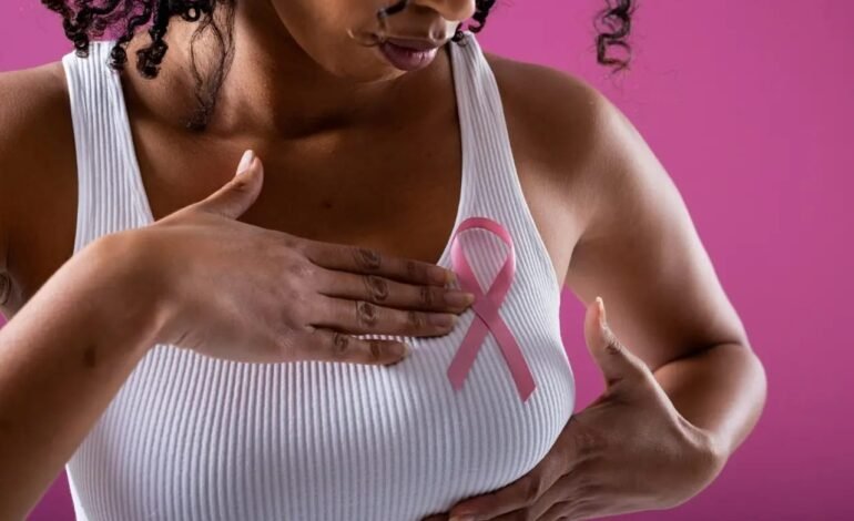 Oncólogos aseguran CNSS dejó fuera tratamientos eficaces contra el cáncer de mama