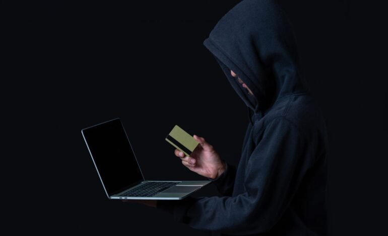 ESET analiza una estafa de inversión que utiliza medios falsos, figuras públicas y la identidad de una empresa financiera real