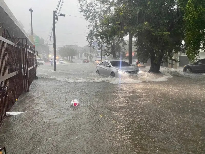 Lluvias, tronadas y ráfagas de viento para este jueves