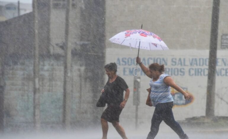 Vaguada provocará aguaceros, tormentas eléctricas y ráfagas de viento este sábado
