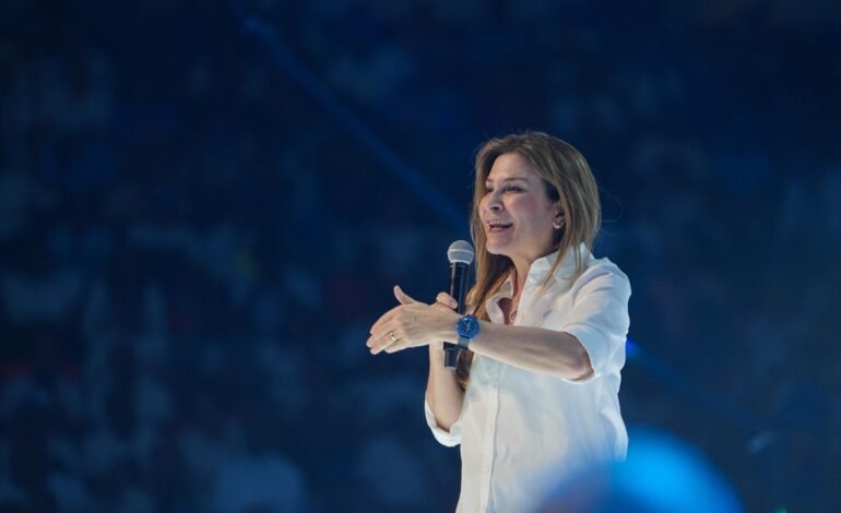 Carolina Mejía supervisa obras y lleva operativo médico a Villas Agrícolas