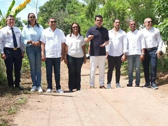 David Collado deja iniciada nuevas obras en Arroyo Barril, Samaná