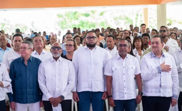 Presidente del CONEP comparte en Panamá modelo de transformación economico&nbsp;de RD