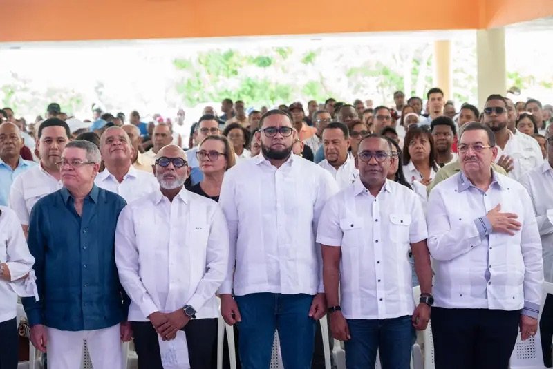 Presidente del CONEP comparte en Panamá modelo de transformación economico&nbsp;de RD