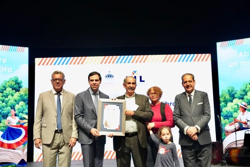 Feria del Libro cierra con&nbsp;97.4&nbsp;millones de pesos en ventas de libros y&nbsp;714,322&nbsp;visitantes