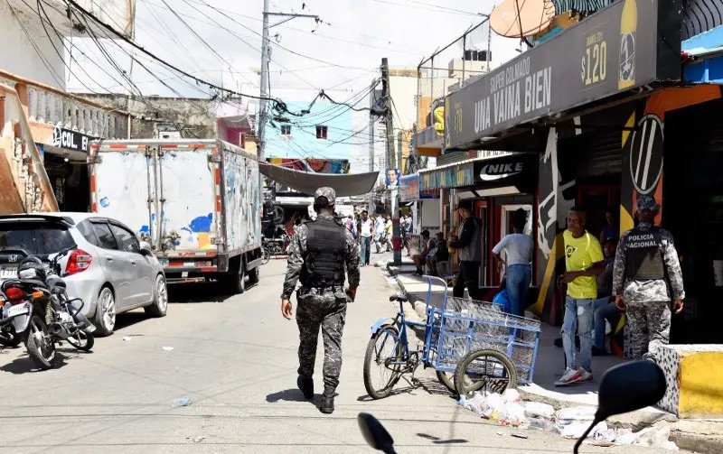 El 69% de los dominicanos favorece un Gobierno de “mano dura”, según Latinobarómetro