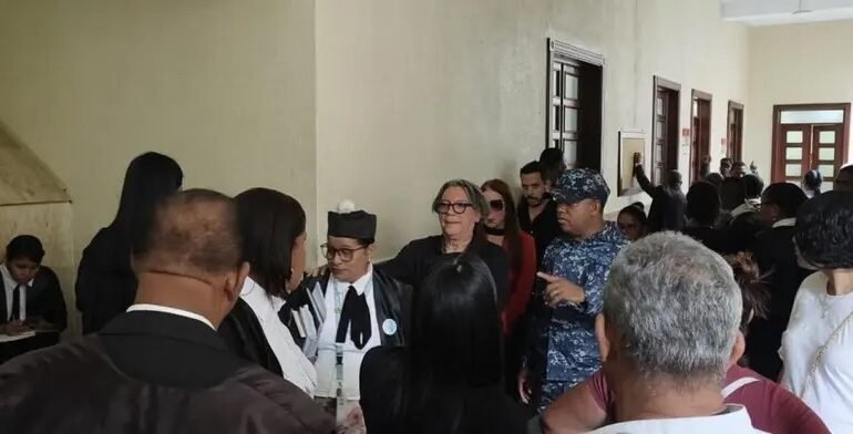 Imponen tres meses de prisión preventiva a acusado de asaltar vivienda de Kenny Grullón