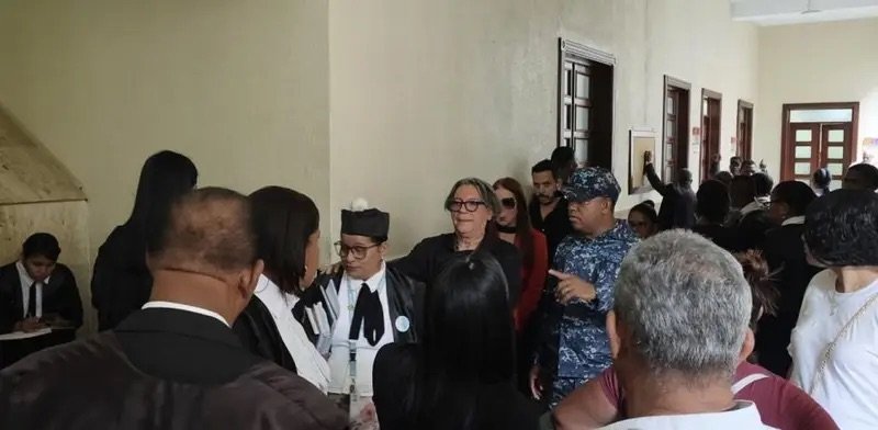 Imponen tres meses de prisión preventiva a acusado de asaltar vivienda de Kenny Grullón