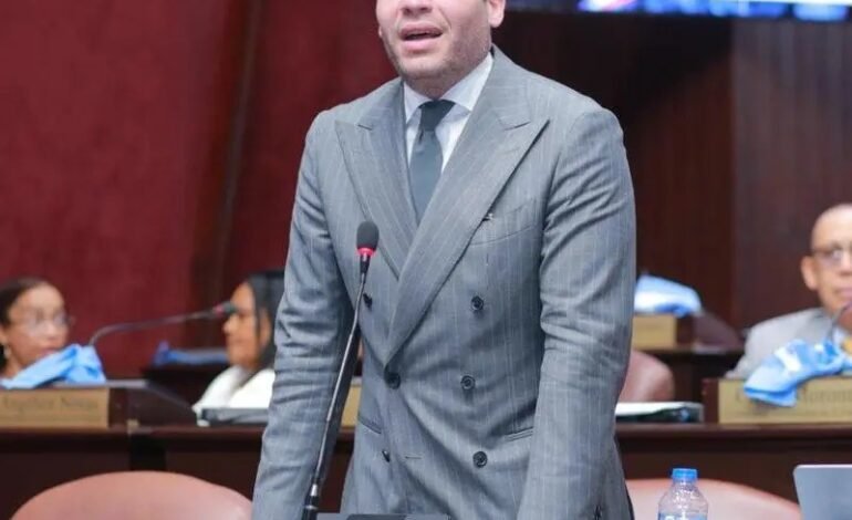 Diputado Charlie Mariotti exige congelar la nómina pública