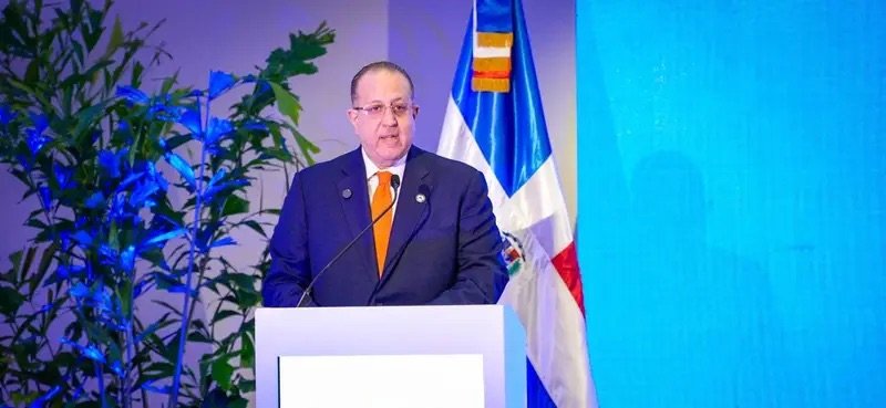 Magin Díaz explica situación de precios combustibles en el país