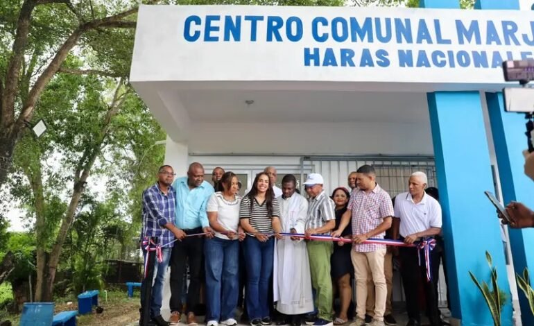 Alcaldesa Betty Gerónimo entrega Centro Comunal en Haras Nacionales
