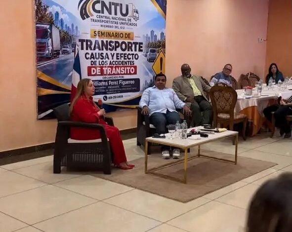 CNTU reúne a responsables del tránsito y analiza las causas y efectos de los accidentes.