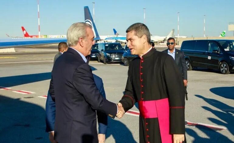 Presidente Abinader invitará al papa León XIV a visitar RD en 2027