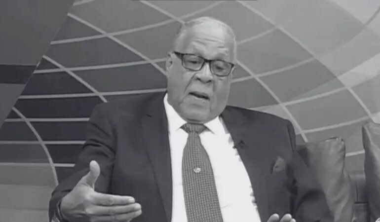 Muere el veterano periodista Freddy Sandoval