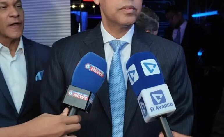 Director de INDOTEL revela cierre de 34 emisoras ilegales y anuncia esfuerzos para frenar interferencias haitianas en la frontera