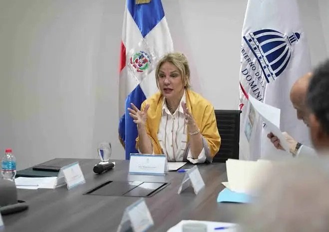 Exministra de Cultura pide a Acento rectificar publicación sobre supuestas irregularidades por RD$304.8 millones
