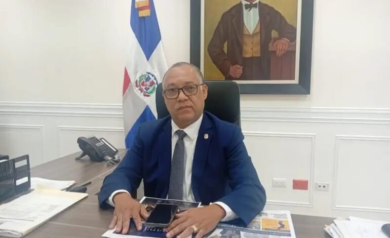 Senador Johnson Encarnación condena ataques racistas contra diputada Millys Martínez y exige investigación exhaustiva tras acción policial contra ella